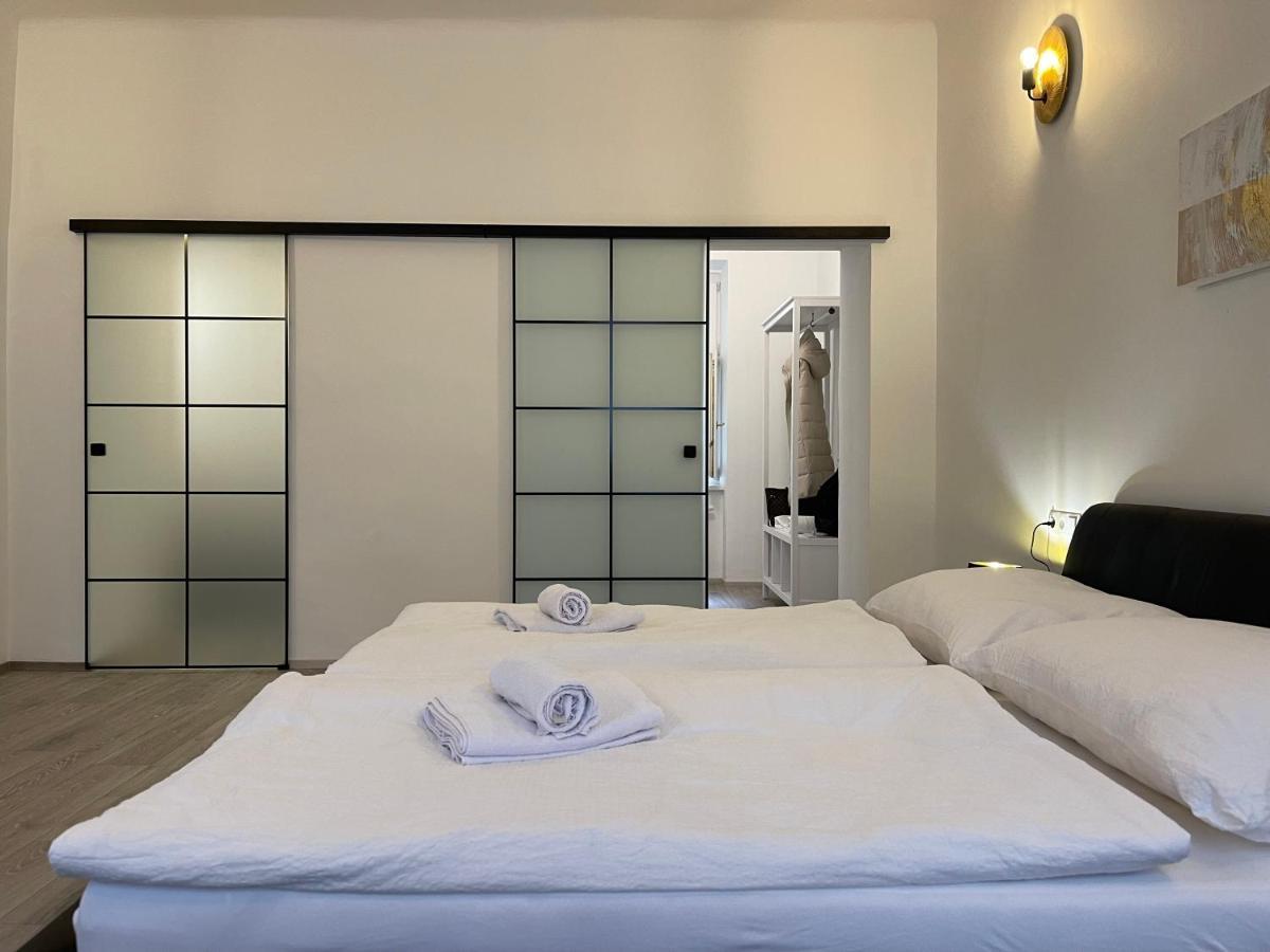 Fancy Apartment In The City Center Виена Екстериор снимка