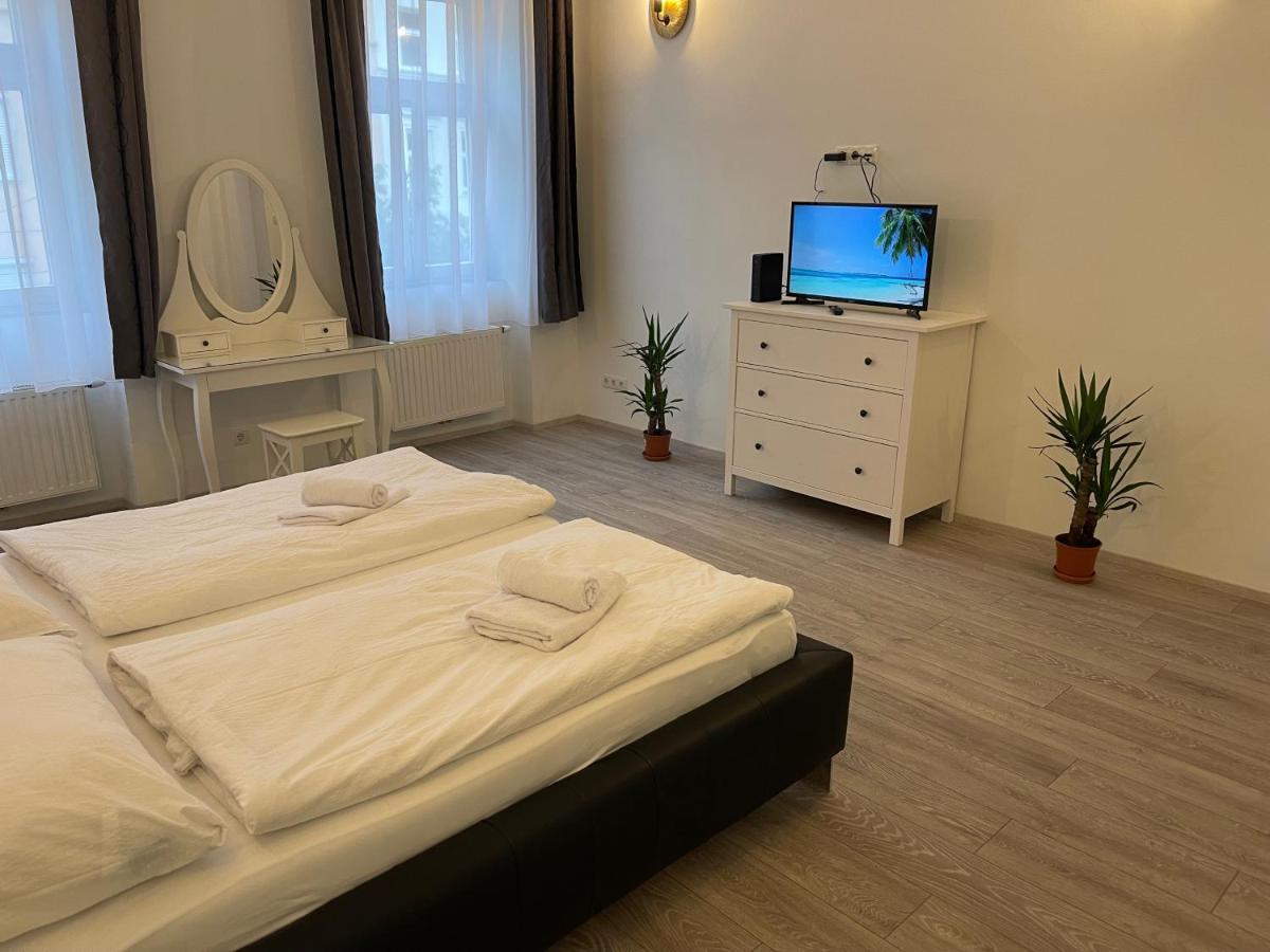 Fancy Apartment In The City Center Виена Екстериор снимка