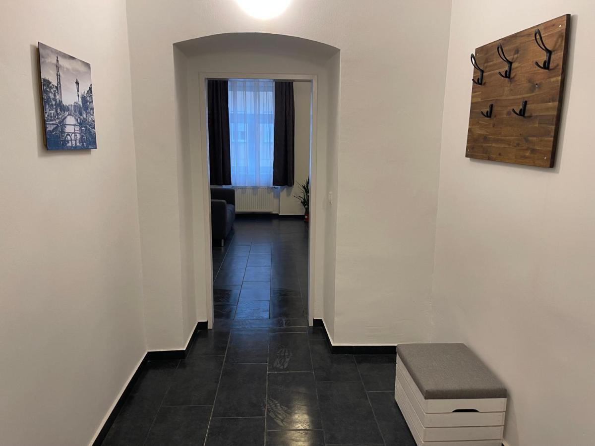 Fancy Apartment In The City Center Виена Екстериор снимка