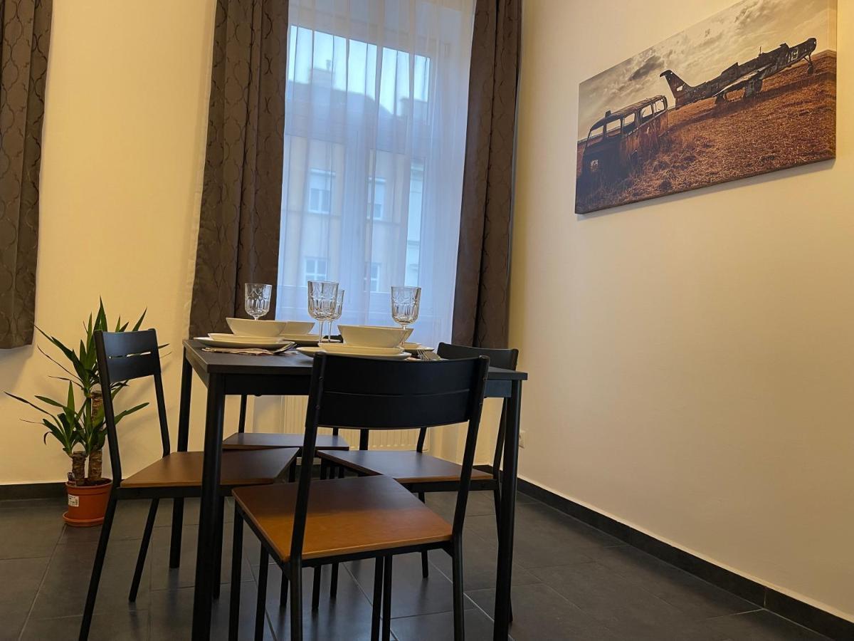 Fancy Apartment In The City Center Виена Екстериор снимка